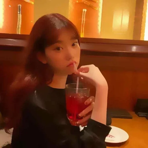 Эмодзи tsuki & 🍚 ≠