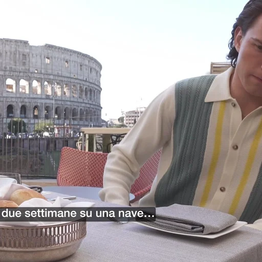 Эмодзи Tom Holland