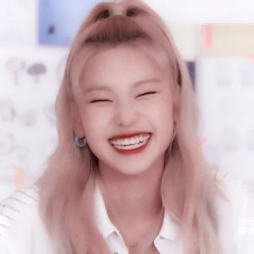 Эмодзи hwang yeji
