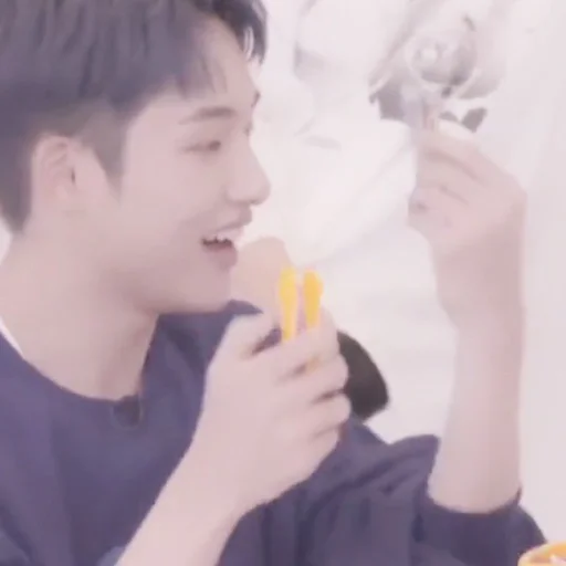 Эмодзи winwin 2