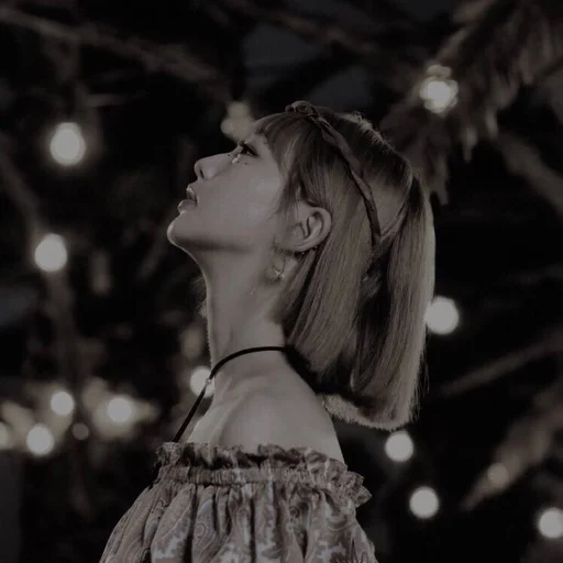 Эмодзи yeojin loona