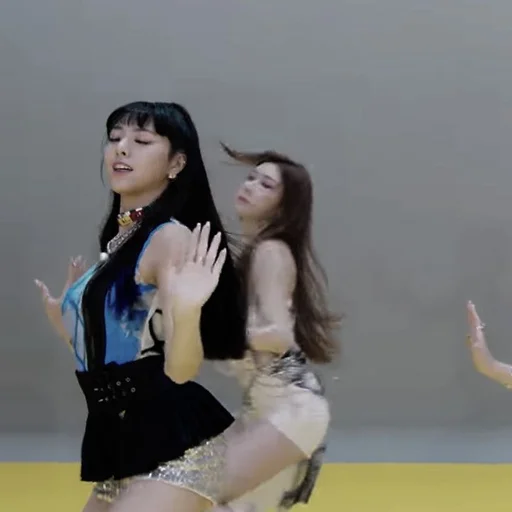 Эмодзи yuna itzy meme face