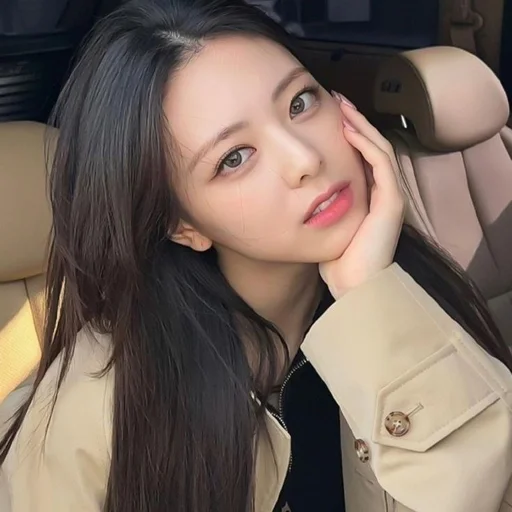 Эмодзи Yuna Itzy