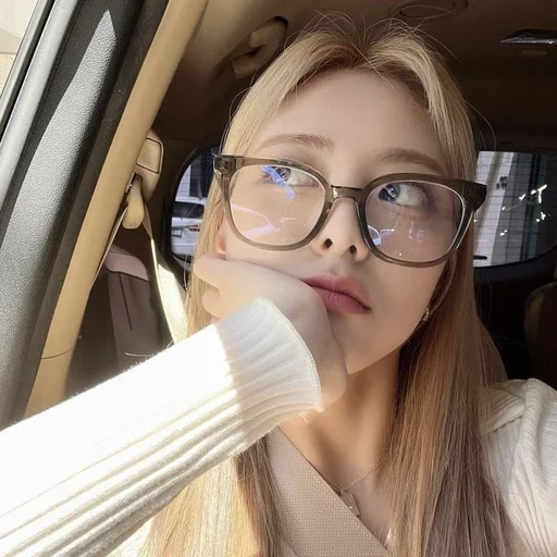 Эмодзи Yuna Itzy