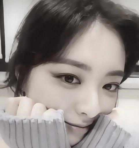 Эмодзи Yuna
