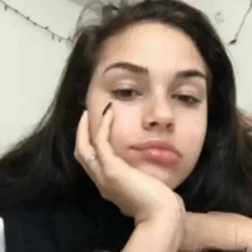 😗