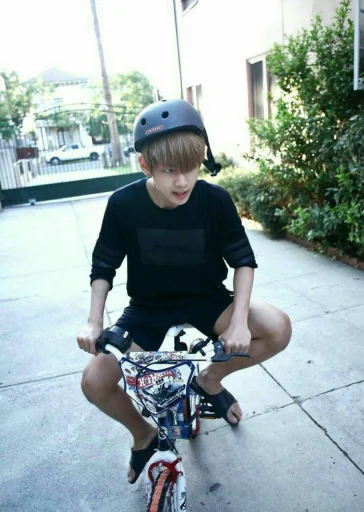 Эмодзи TAEHYUNG