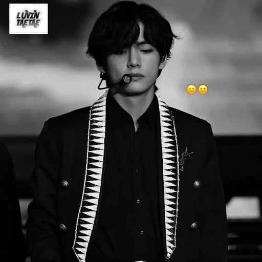 Эмодзи black taehyung